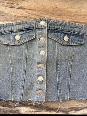 Denim raw hem buttoned tube top